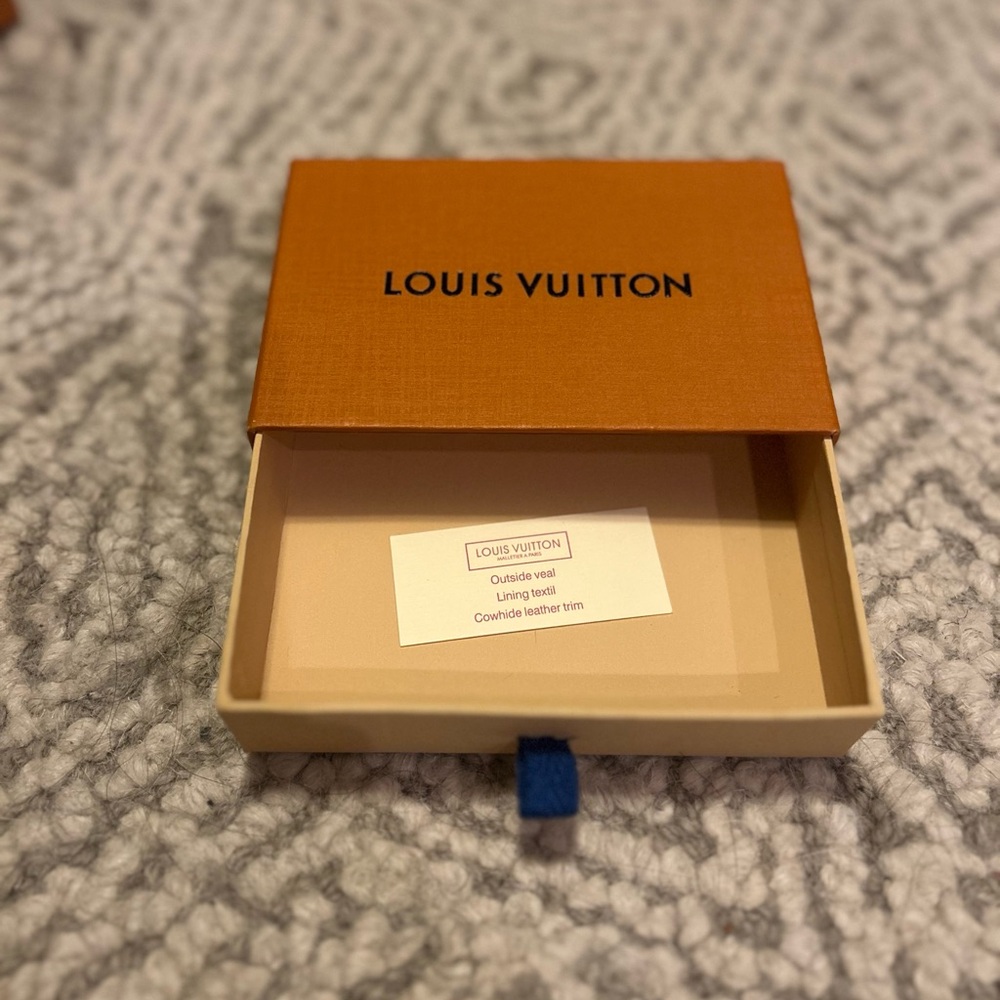 Louis Vuitton Orange Box with Blue Tab 🧡💙